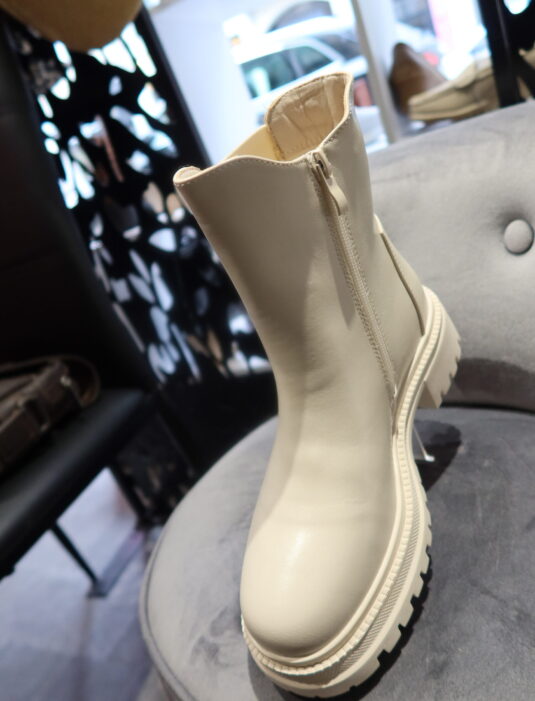 Boots beige clair en daim